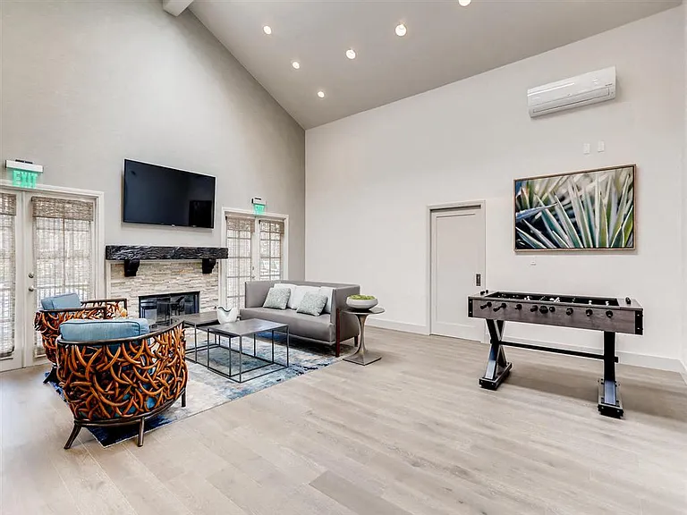 Hidden Hills Condominium Rentals — Photo 16