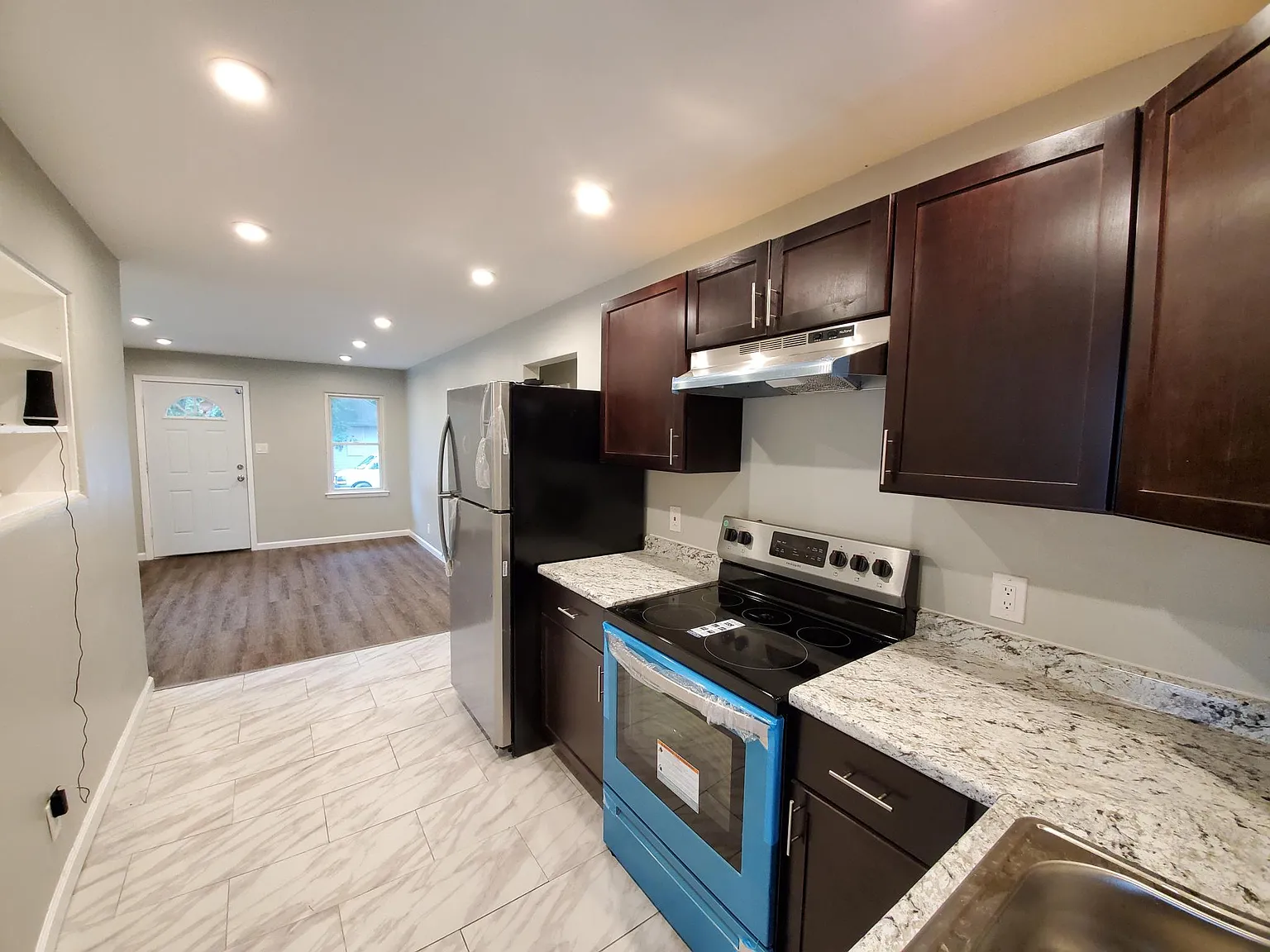 2 bed, 728 sqft, $1,450 — Photo 1