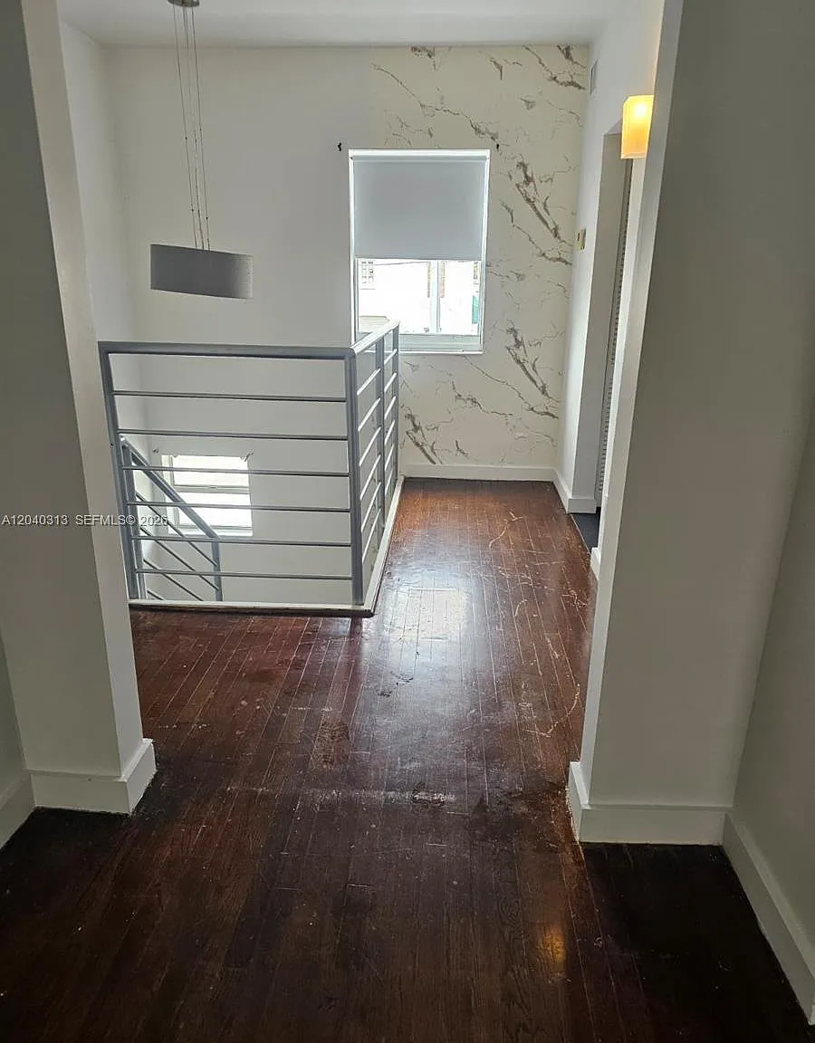 Cromwell Condominium — Photo 3