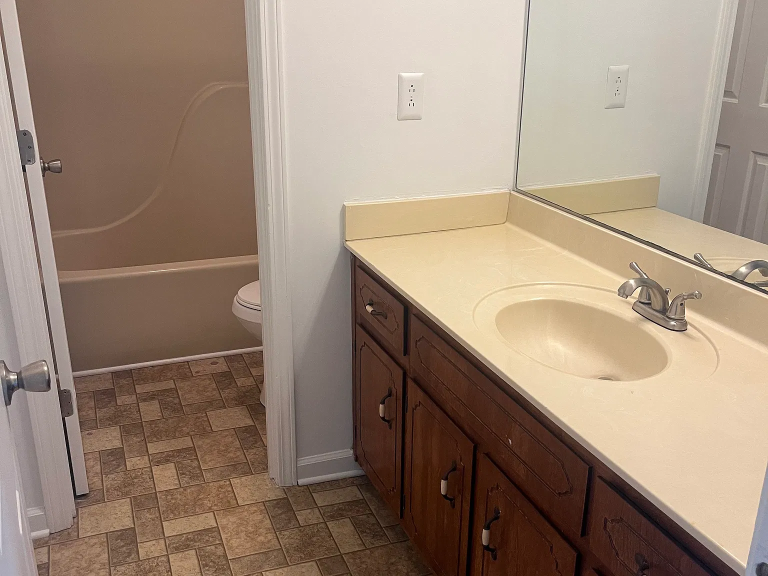 3 bed, 1500 sqft, $1,900 — Photo 4