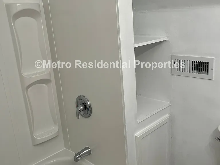 1014 Nelson St — Photo 22