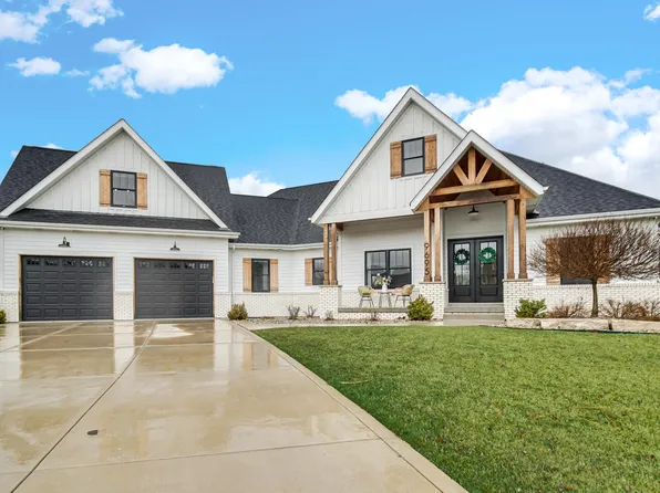 9695 Jonathan Court St, Saint John, IN 46373