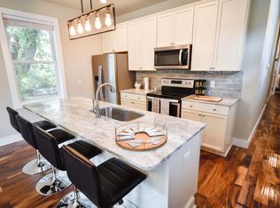 1979 Central Park Rd, Charleston, SC 29412