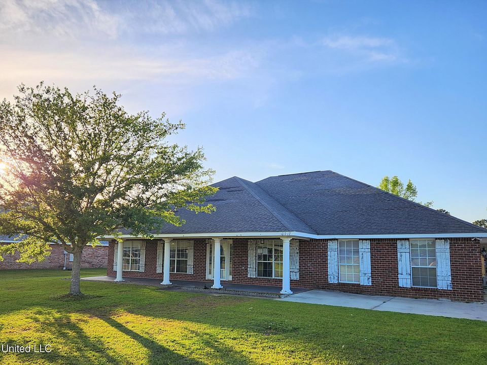 1st image of 10217 Lake Forest Dr