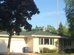 613 Marcella Ave, Combined Locks, WI 54113