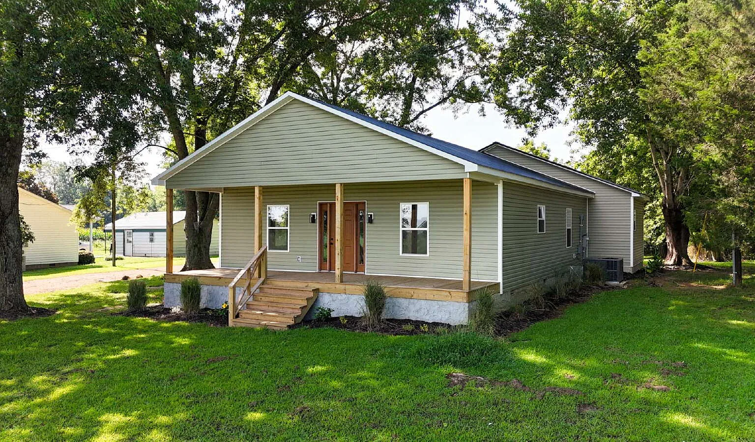3 bed, 2.0 bath, $1,800 — Photo 2