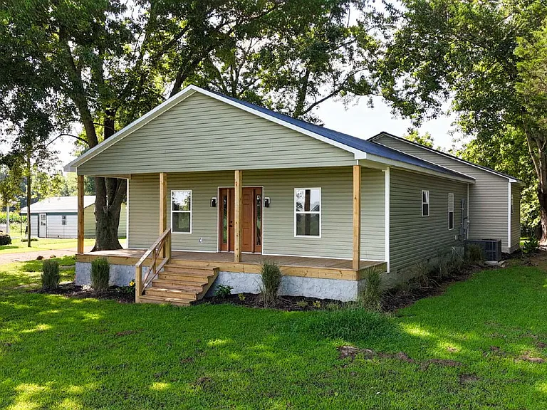 2915 Sidonia Rd — Photo 2