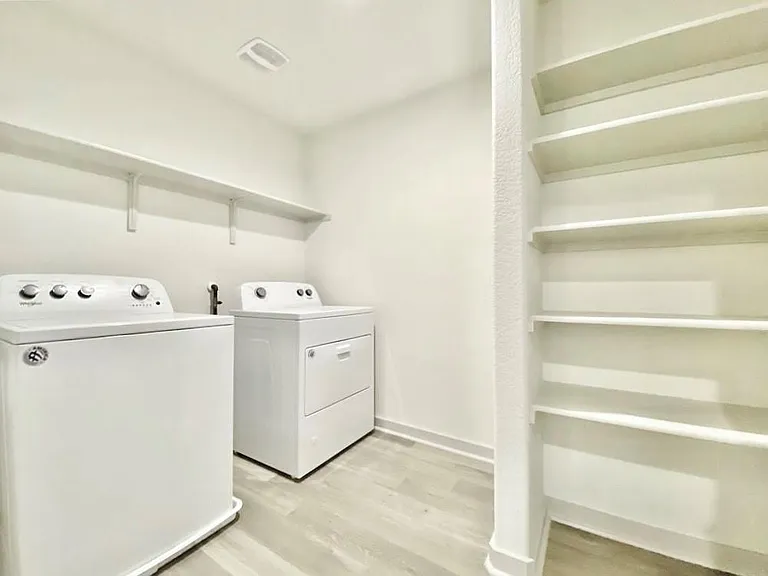 1837 Bonham Ln — Photo 20