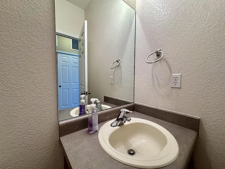 7031 S Oak Hill Cir — Photo 29