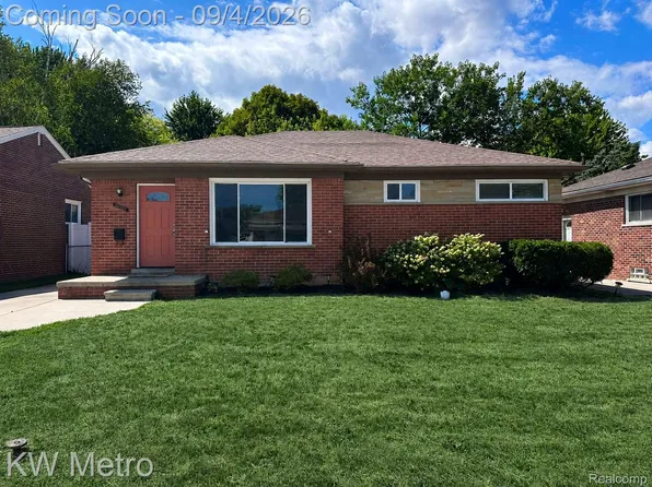 26219 Harmon St, Saint Clair Shores, MI 48081