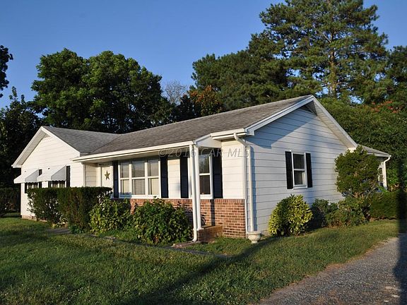 3rd image of 305 Beaglin Park Dr