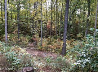 Cozy Den Ln, Crawford, TN 38554