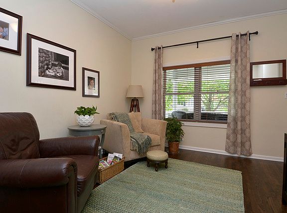 3rd image of 202 S Dunton Ave