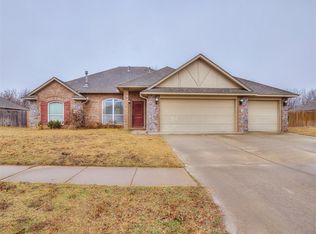3501 Morgan Creek Rd, Yukon, OK 73099