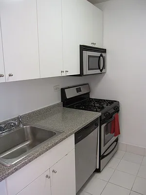 Rented by Newell and Assoc. | media 21