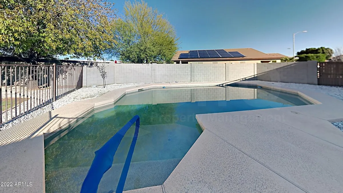 4 bed, 2.0 bath, 1701 sqft, $2,799 — Photo 2