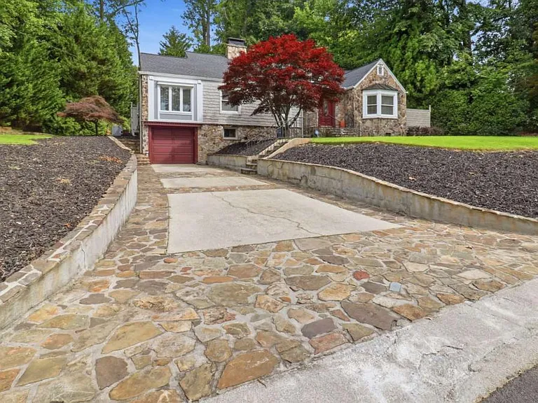 857 Chattahoochee Dr — Photo 2