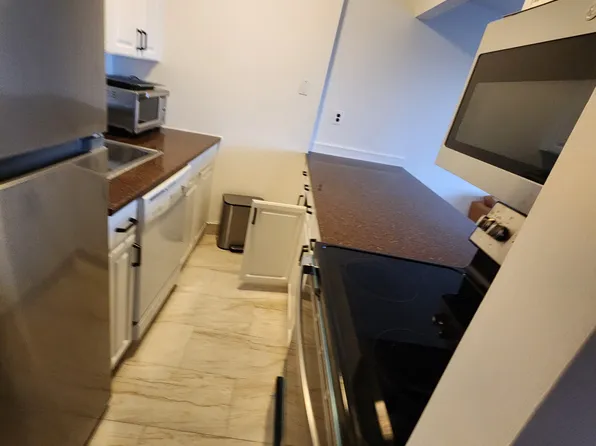 25-40 Shore Boulevard image 15 of 24