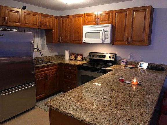 4th image of 6094 Forest Hill Boulevard #106