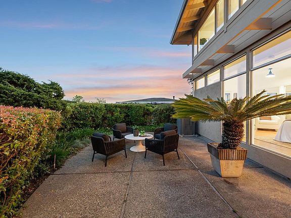 4th image of 5 Warrens Way