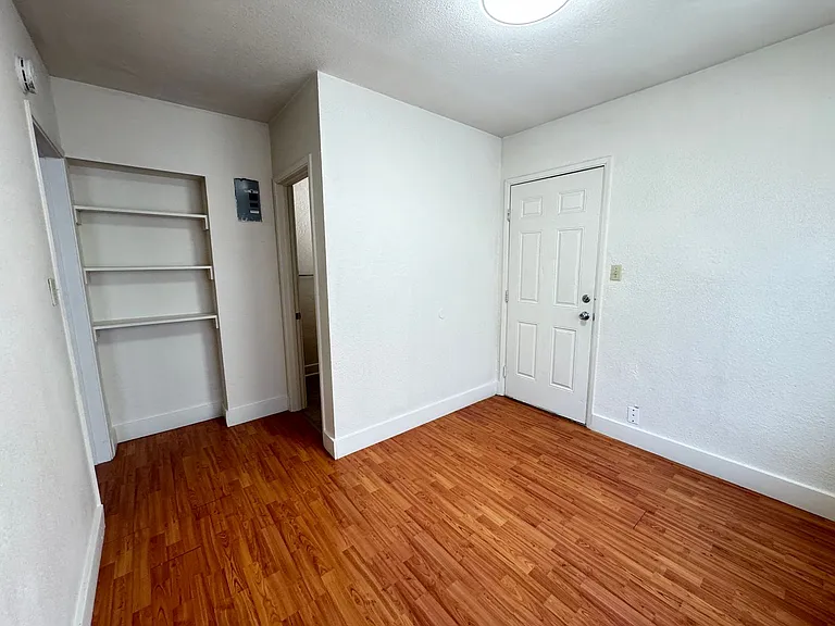 1315 E St — Photo 4