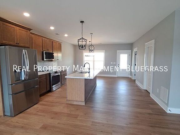 3rd image of 2507 Spring Leaf Ct