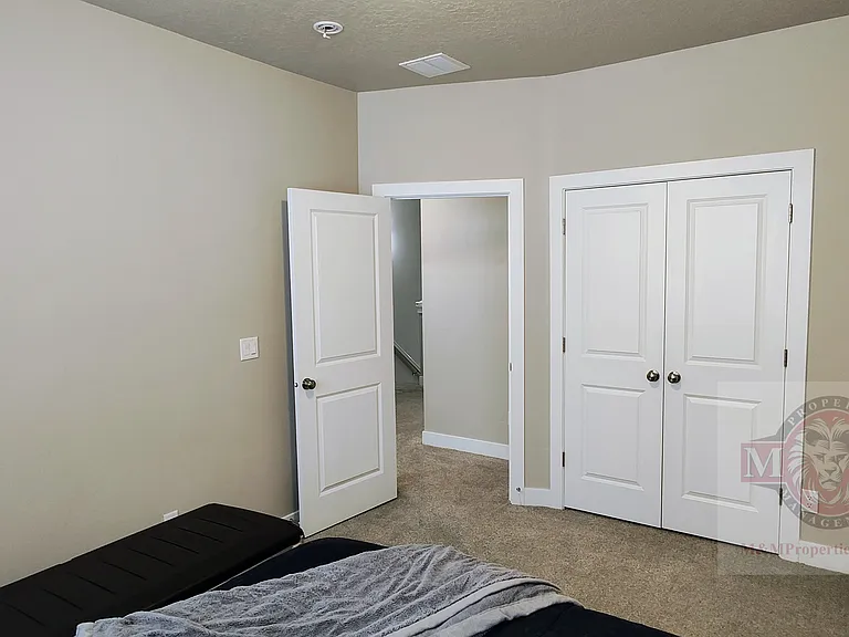 7887 S 5440 W — Photo 14