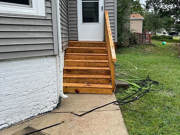 2nd image of 1215 W Olive St