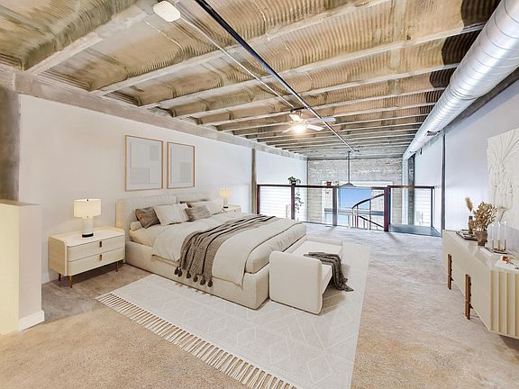 5th image of 2545 S Dearborn St APT 525