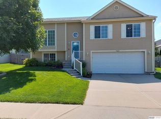 7429 Frederick St, La Vista, NE 68128
