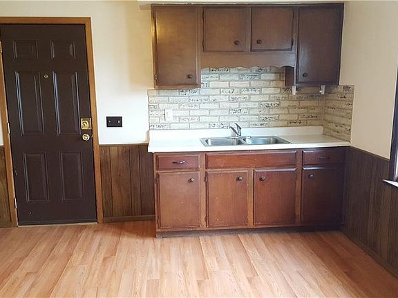3rd image of 4523 Harvard Ave #2