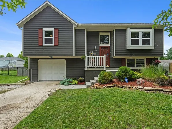 33145 W 88th Ter, De Soto, KS 66018
