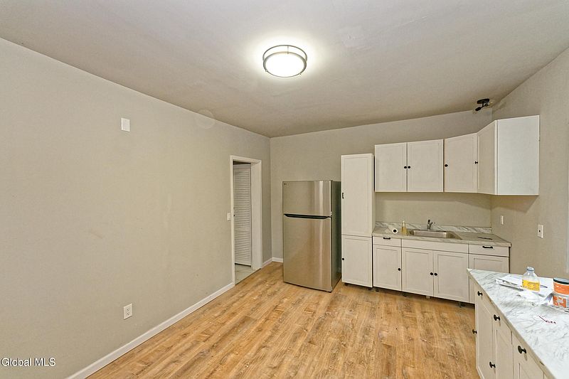 5th image of 29 S Pine Avenue