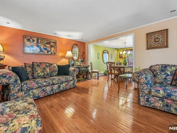 121 Wood St, Englewood, NJ 07631