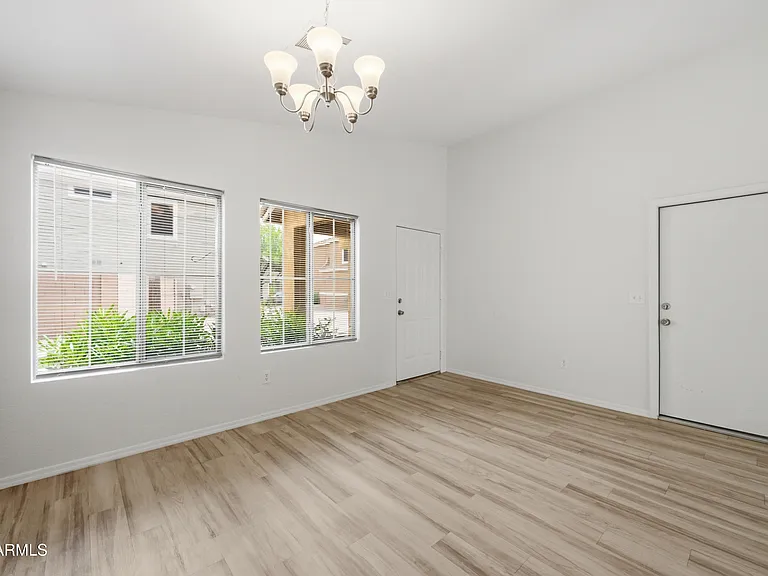 21862 N 40th Pl — Photo 3