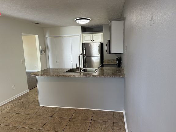 4th image of 621 Dellwood Dr