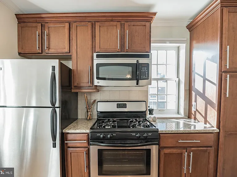 1716 Pine St #5/3R — Photo 8