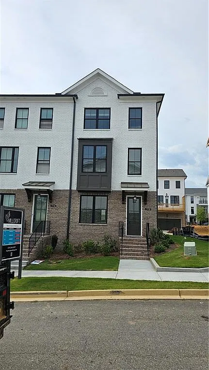 3 bed, 3.5 bath, 1893 sqft, $2,800 — Photo 2