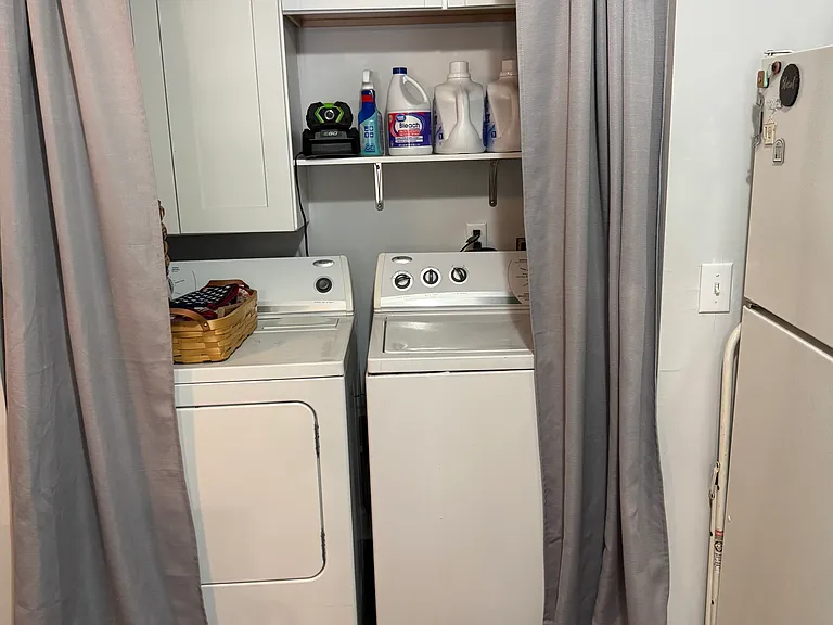 washer and dryer not included