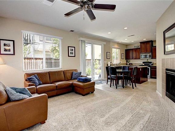 4th image of 241 Candela Cir