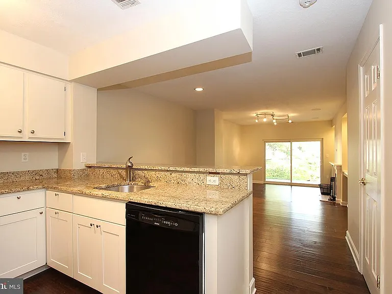 18112 Windsor Hill Dr #104A — Photo 7