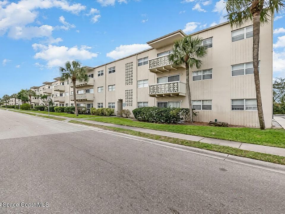 1st image of 223 Columbia Dr APT 114