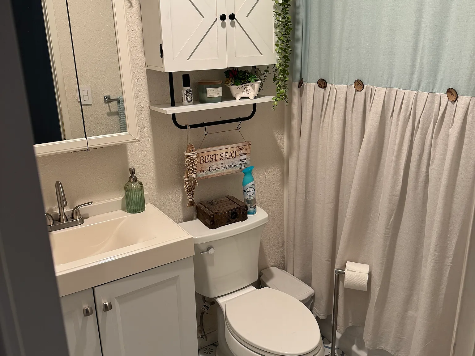 3 bed, 1176 sqft, $4,350 — Photo 2