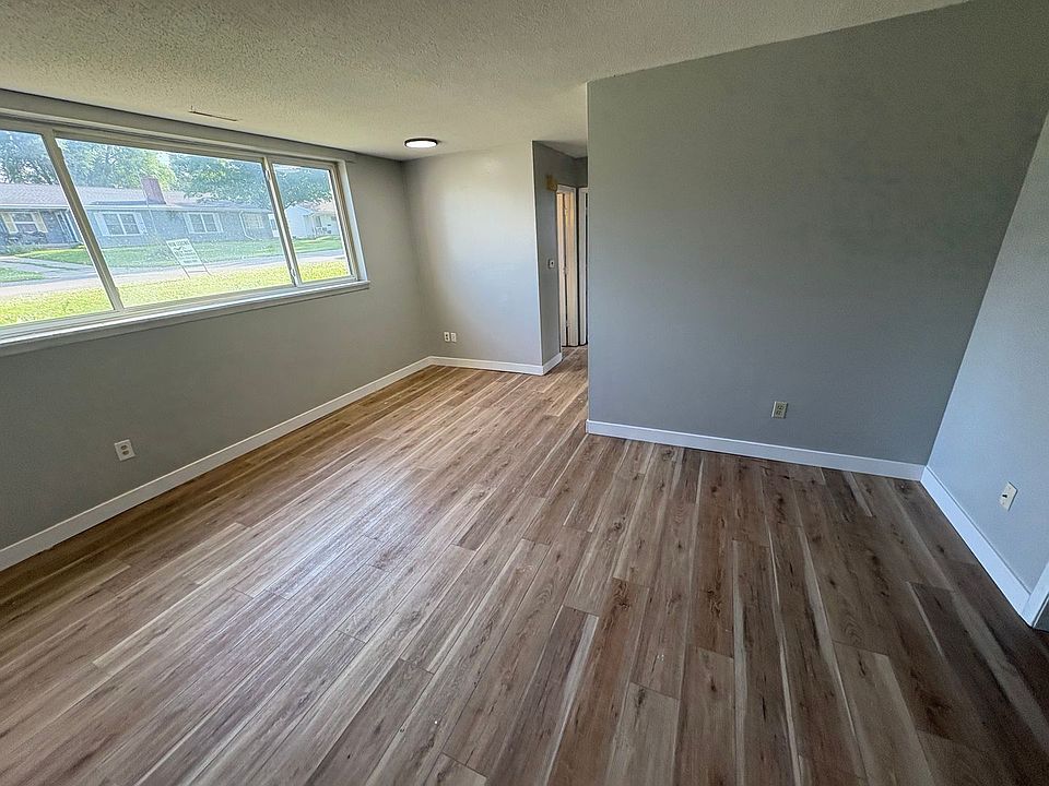 1st image of 1133 Dixon Dr APT 1