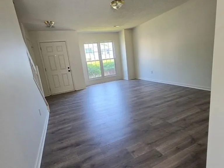 1036 John Hancock Pl — Photo 3