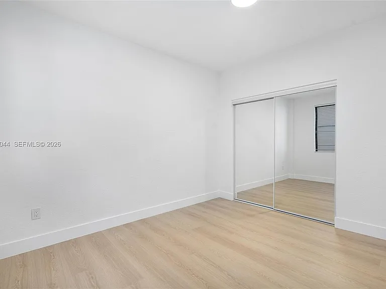 629 SW 10th Ave #6 — Photo 33