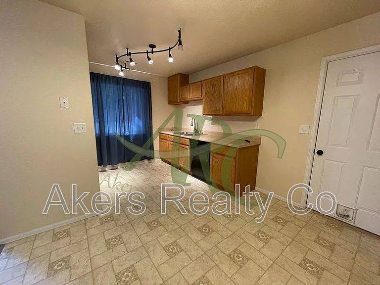 746 S Legend Ln — Photo 5