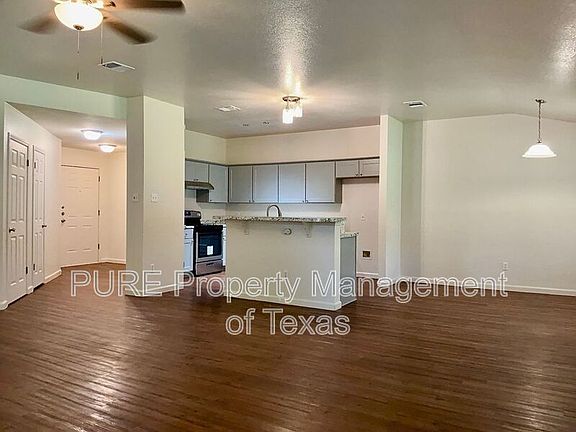 5th image of 1102 Leah Ln