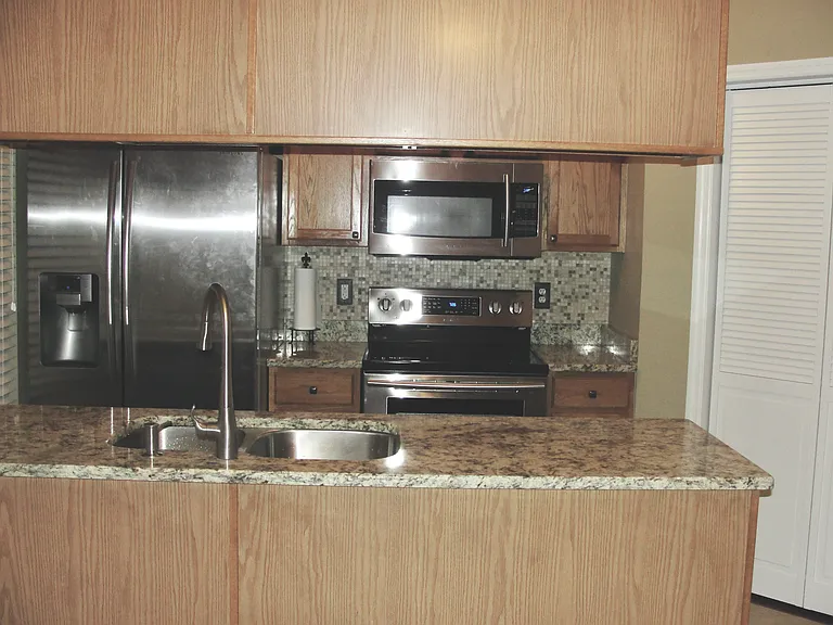 139 Lakebrink Dr — Photo 4