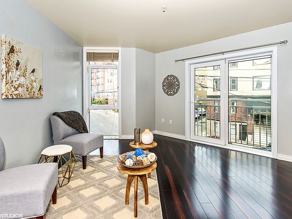 2nd image of 103 Bellevue Ave E APT 305